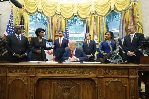 https://img.ilgcdn.com/sites/default/files/styles/md/public/foto/2025/06/27/1751057195-azezfx-edg86qgewb4az.jpeg?_=1751057195