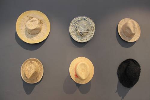 Il cappello di paglia di Firenze. Un filo sottile dai campi ai film