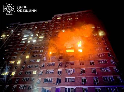 Raid sull'Ucraina, il peggiore dal 2022. Kiev: "Aiutateci". E i russi avanzano