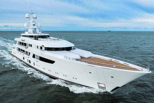 Rumore e traffico: l'ambasciatore Usa preferisce lo yacht al palazzo romano