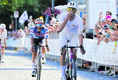 Ciclismo, professionisti battuti dall'amatore senza sponsor