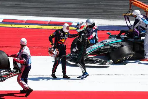 È un assolo papaya. E le Ferrari ripassano Mercedes