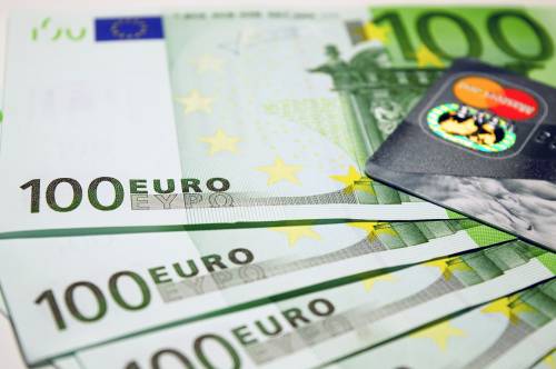 Statali, aumenti fino a 300 euro per i dipendenti: ecco a chi spettano