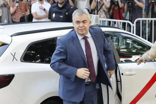 Un arresto ai vertici del Psoe. Sumar molla Sánchez: "Può cadere"