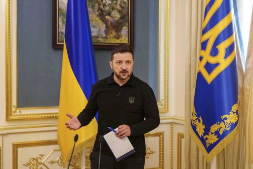 https://img.ilgcdn.com/sites/default/files/styles/md/public/foto/2025/07/02/1751411546-volodymyr-zelensky.jpeg?_=1751411546