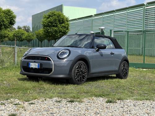 MINI Cabrio 2025: la (ri)scoperta del divertimento, a cielo aperto