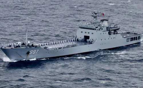 Navi da sbarco cinesi vicine a Taiwan: sale la tensione nel Pacifico