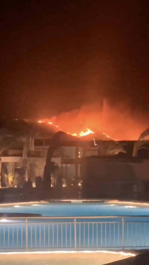 Incendi a Creta, 5mila  turisti in fuga dagli hotel