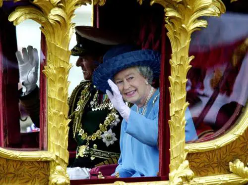 La regina Elisabetta “non era entusiasta” della riforma sulle regole di successione al trono