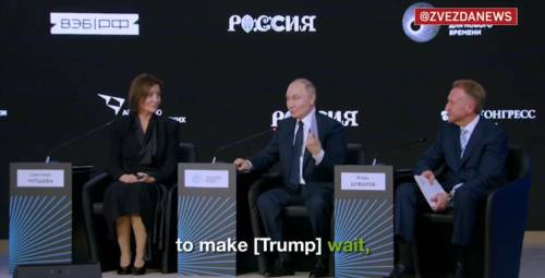 "Devo andare, potrebbe arrabbiarsi". E Putin abbandona un forum per la telefonata con Trump