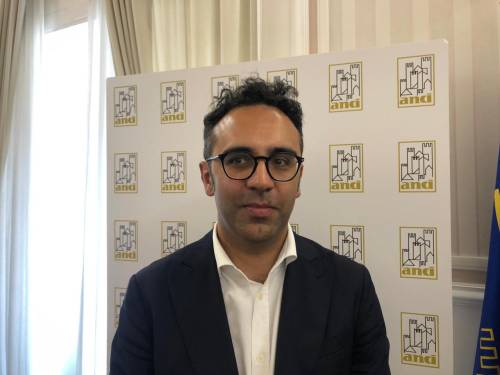 https://img.ilgcdn.com/sites/default/files/styles/md/public/foto/2025/07/03/VITO_PARISI_VICEPRESIDENTE_ANCI_comm.jpeg?_=1751550003