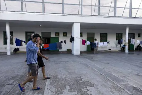 Migranti, proteste di 24 ore nel Cpr di Bari Palese. Struttura fortemente danneggiata