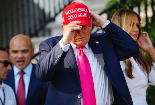 Trump: "Putin vuole continuare a uccidere. Iran? Parlerò con Bibi, non ha rinunciato al nucleare"