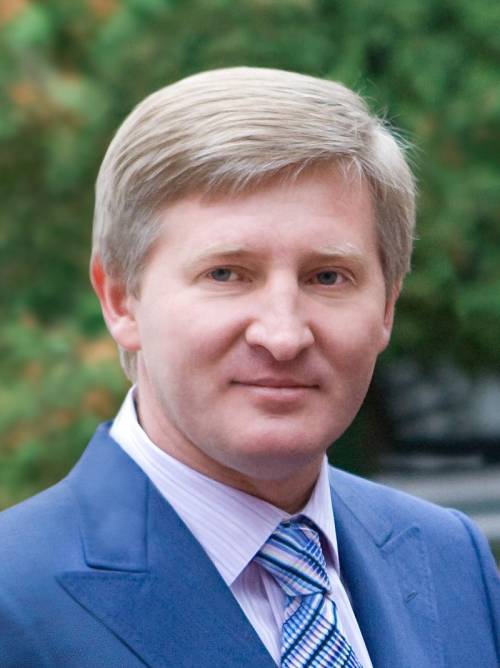 La squadra di calcio, le acciaierie e la vacanza in Italia: chi è il miliardario ucraino Rinat Akhmetov