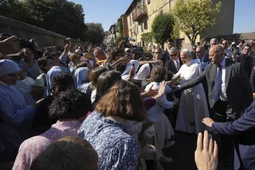 Papa Leone XIV arriva a Castel Gandolfo