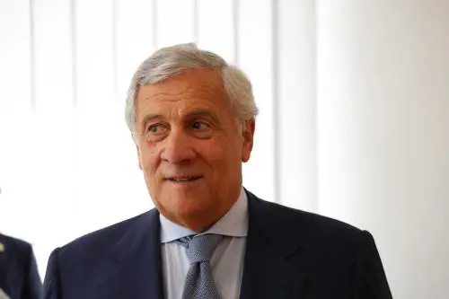 Cittadinanza, Tajani sfida gli alleati