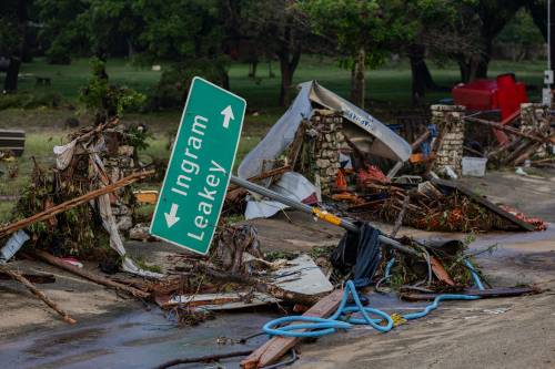 Texas, si aggrava il bilancio dell'alluvione: almeno 82 morti, tra cui 28 bambine