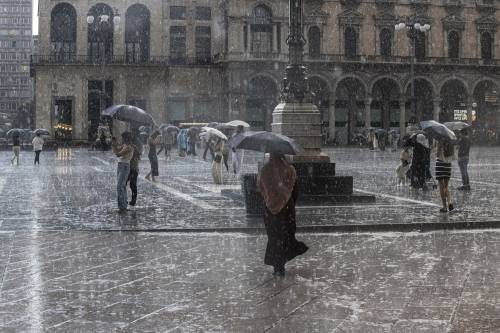 Ancora un nubifragio. Le strade allagate e pioggia di polemiche