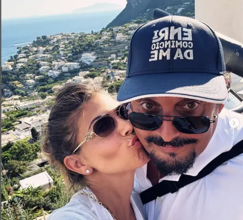 Flora Canto ed Enrico Brignano (Foto Instagram)