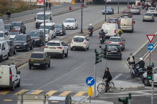 Stop ai diesel Euro 5 rinviato al 2026: un altro anno di respiro per il Nord