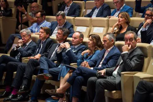 Il lusso è assoluto solo per pochissimi  (ma valgono il 37%)