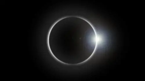 Eclissi, il sole sparirà per oltre sei minuti: ecco quando e dove