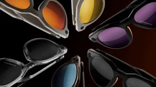 EssilorLuxottica, Meta nuovo socio con il 3% 