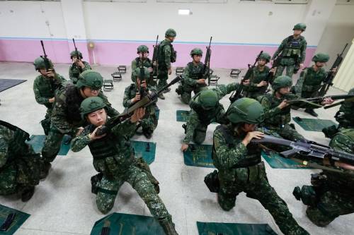 Taiwan si prepara all'invasione: giochi di guerra contro Pechino