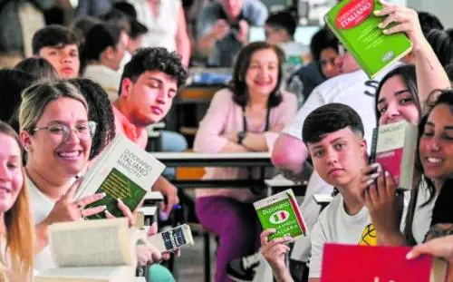 Scuola, il Sud arranca. Uno studente su due finisce le superiori e non sa l'italiano
