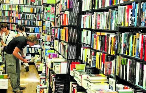 Con la crescita dei costi, la crisi spazza via le librerie