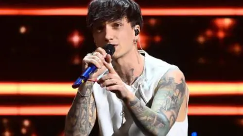 Ultimo supera Vasco: ecco come ha ottenuto questo record