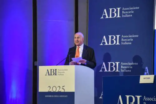 Abi: Patuelli, dazi da disinnescare o sarà recessione. Panetta rilancia l’Eurobond