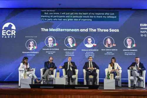 Regionali, avviso di Fdi. "Niente pallottoliere, sennò prendiamo tutto". Il dilemma "Lista Zaia"