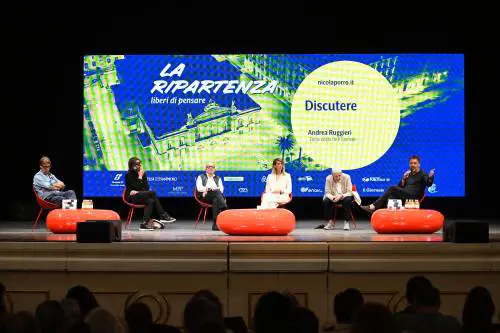 Come va il governo Meloni? Il dibattito con Sallusti, Porro e Cruciani - Live