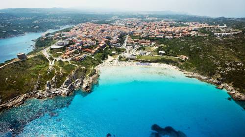 Escherichia Coli in Sardegna, scatta il divieto di balneazione: ecco dove e cosa è il batterio