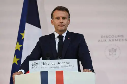 Tonfo delle banche e spread in salita: l'ombra della troika spaventa l'Europa