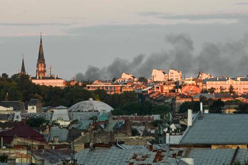 Ucraina, Trump: "Molto deluso da Putin. Accordo in 50 giorni o sanzioni a Mosca" Armi Nato a Kiev