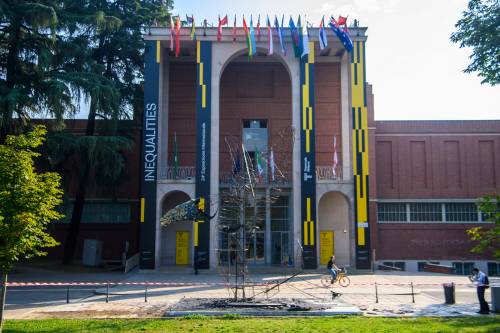 Milano, in fiamme la Balena di Allegrucci alla Triennale: arrestato il piromane egiziano