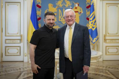 Patriot a Kiev, ultimatum a Putin.Trump: "Tregua o dazi al 100%"