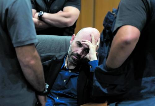 Saviano e il boss condannato: "La mala mi ha tritato la vita"