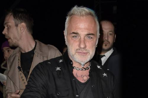Problemi tecnici e poco pubblico, Gianluca Vacchi abbandona il dj-set a Latina. Cos'è successo