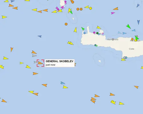 Flotta di navi russe passa al largo della Sicilia e la Nato invia un aereo antisommergibile da Sigonella