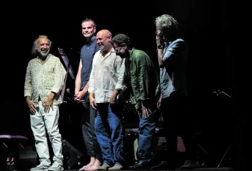 Il ritorno del pianista Bollani. Ora il suo jazz si fa in cinque