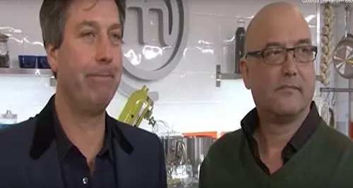 Masterchef, licenziati due giudici: "Insulti razzisti e molestie"
