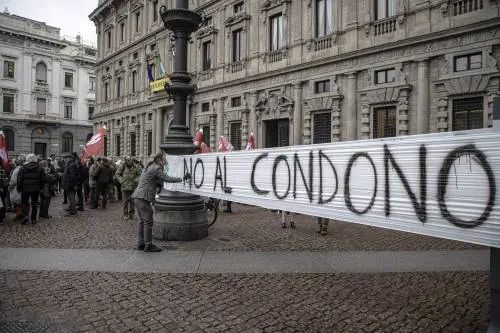 Ritardi e scaricabarile: così i partiti hanno affossato il "SalvaMilano"
