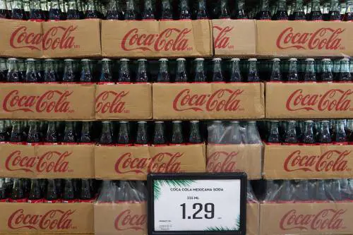 Trump cambia la Coca Cola. Ma il prezzo lo pagano gli americani