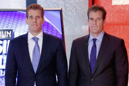 Bitcoin sul mercato. Colpo da 9 miliardi per i gemelli anti-Zuckerberg