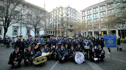 Fanfare, cori e bande: ora c'è l'aiuto economico