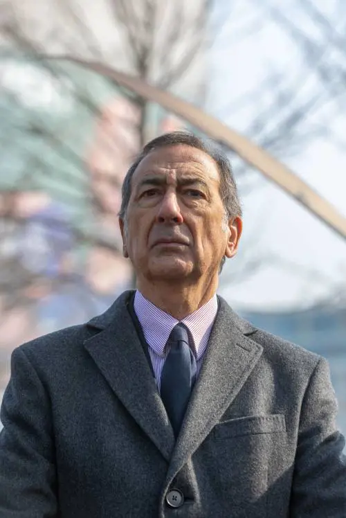 Sindaco nel bunker provato e stremato. Tancredi assediato è pronto a lasciare