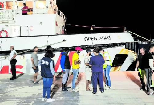 I motivi dell'assoluzione. "Italia non obbligata a sbarcare i migranti"